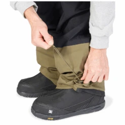 DC Brigade 45K Bib 2023 - Men's Snowboard Bib 19 DC Brigade 45K Bib 2023 - Men's Snowboard Bib -DC Store DCBrigade45KBib2023MensIvyGreen CRB0 4